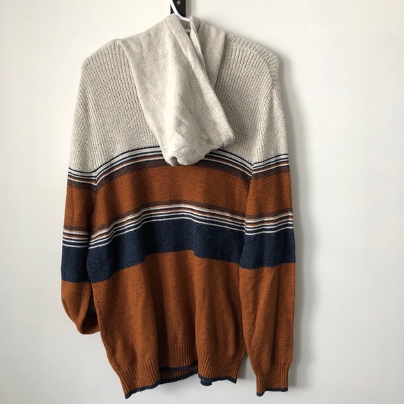 AE sweater Spring or Fall trendy popular casual M - Picture 2 of 8